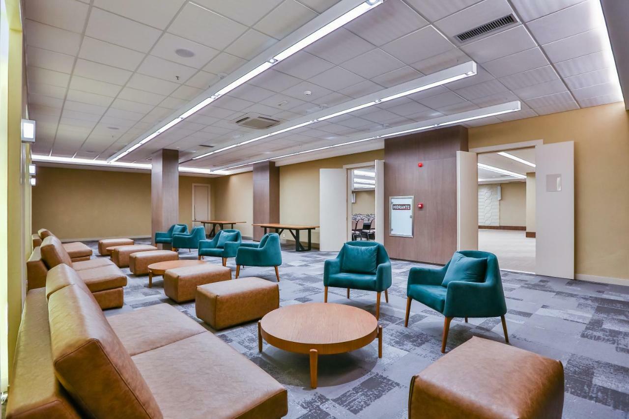 Transamerica Collection Goiania Ngoại thất bức ảnh The 2018 renovated lobby of the Student Union Building