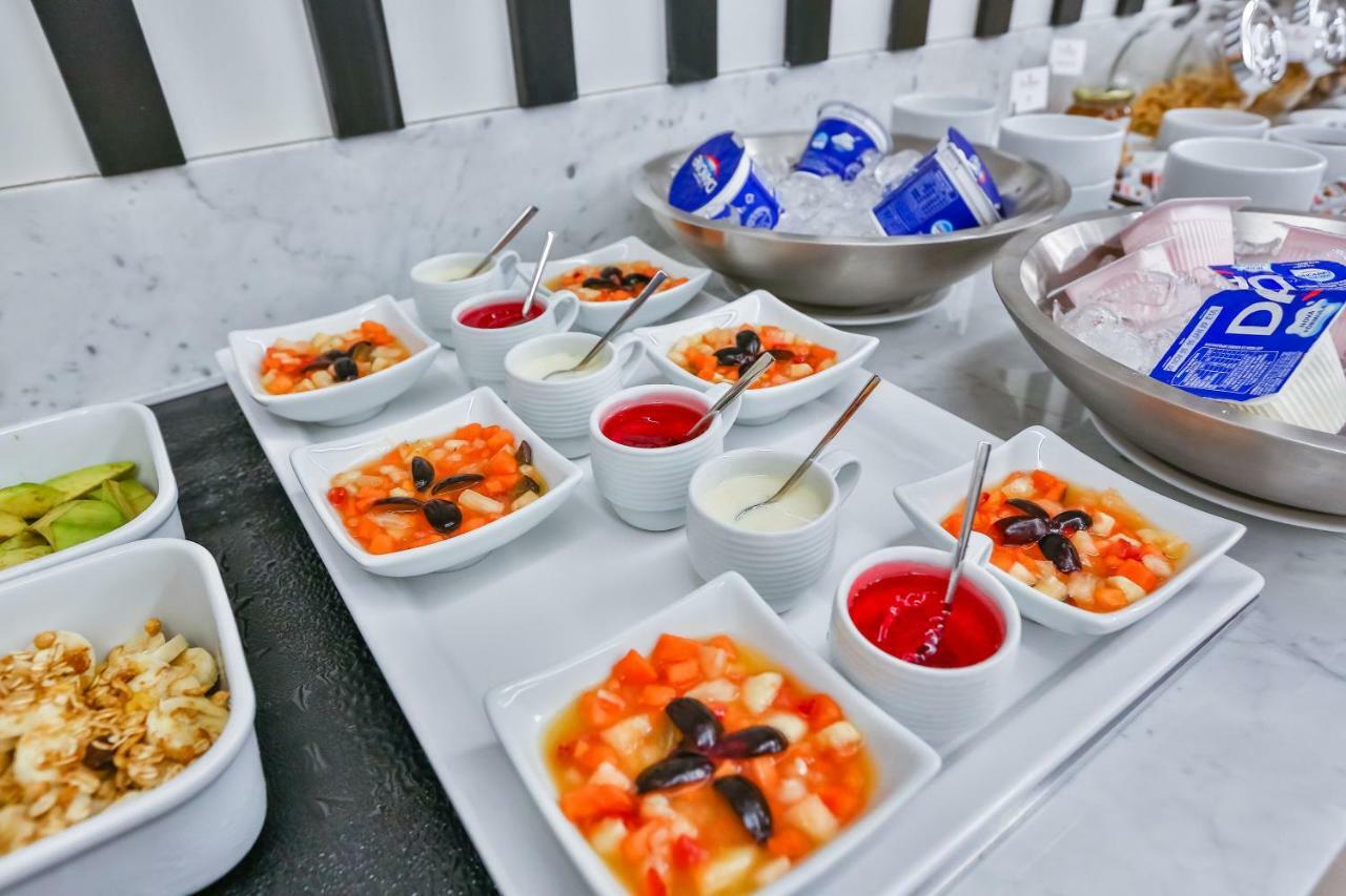 Transamerica Collection Goiania Ngoại thất bức ảnh A selection of fruit salad